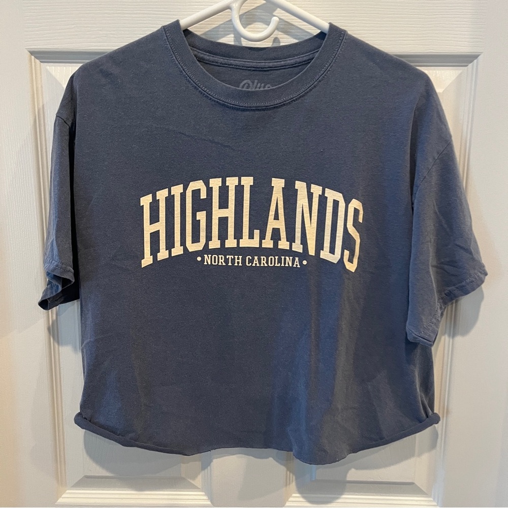 NWOT Highlands Cropped Tee